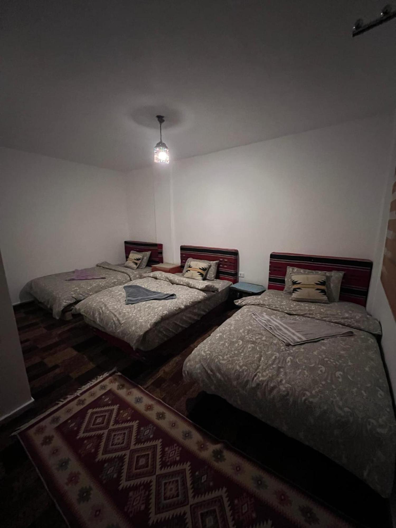 Bed and Breakfast Happy Bedouin House Petra Al Hayy Exterior foto